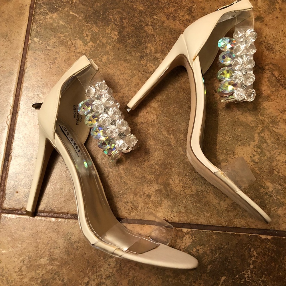 Sexy cream color heels!